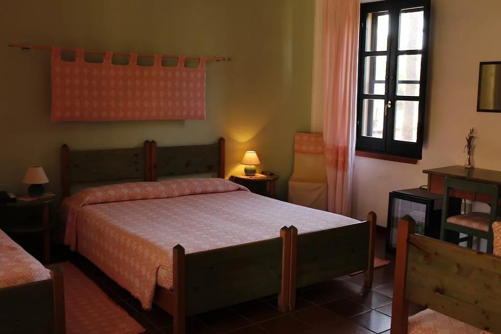 Sa Pedrera Country Hotel Cabras 3*,